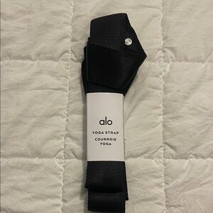ALO Yoga Strap in Black and Anthracite